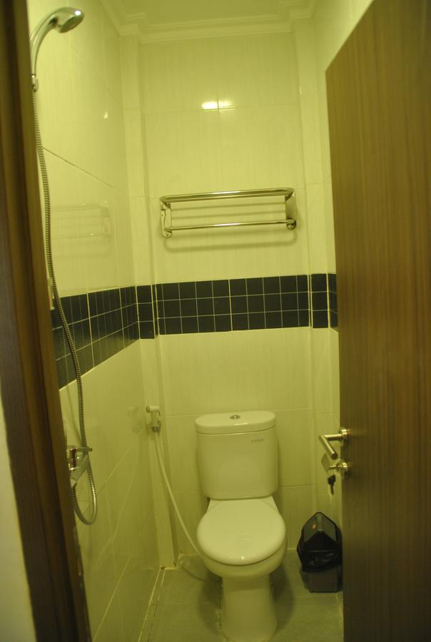 Djo Front One Inn Bengkulu Exterior photo