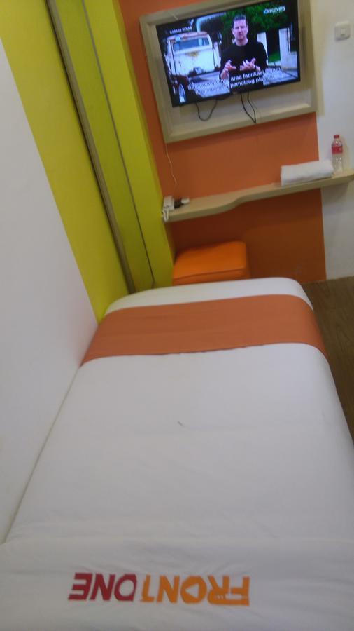 Djo Front One Inn Bengkulu Exterior photo