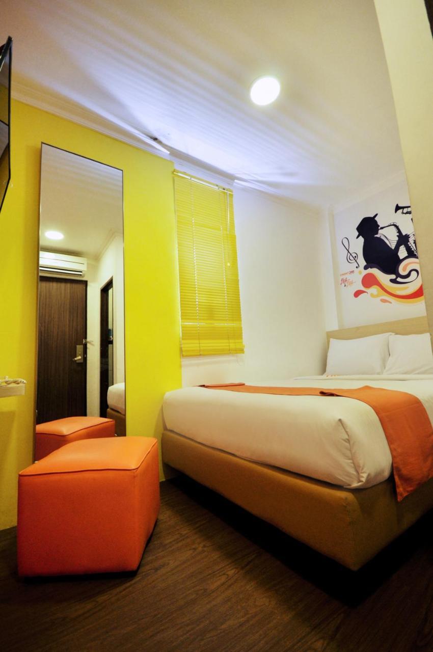 Djo Front One Inn Bengkulu Exterior photo
